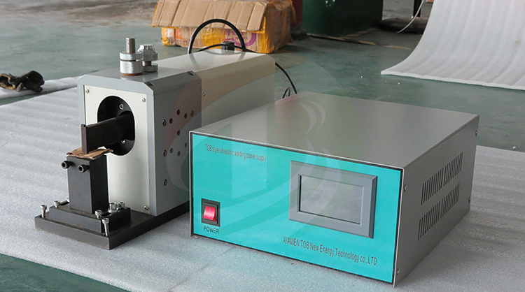  Ultrasonic spot welding machine