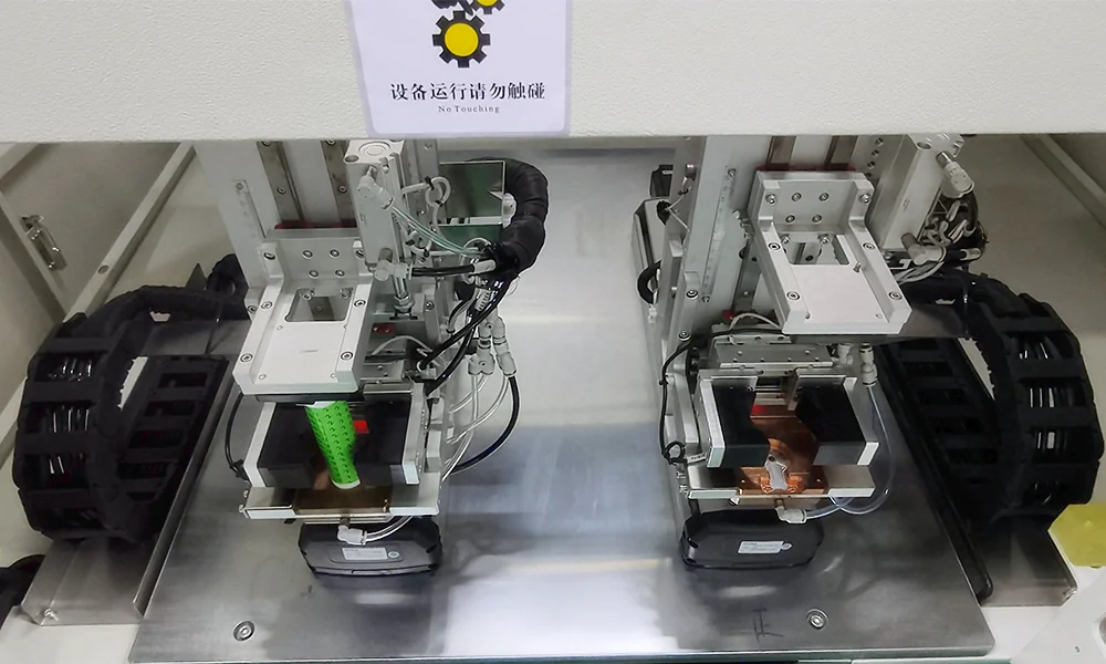 32140 Tabless Cell Positive and Negative Collector-Disc Laser Welding Laser welding of positive and negative collector discs for 32140 tabless cylindrical cells