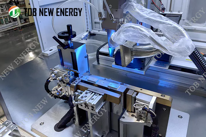 Pruebas de aceptación de equipos de ensamblaje de baterías prismáticas